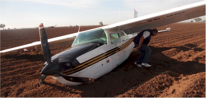Se desploma avioneta en el Valle del Yaqui - Foto 3