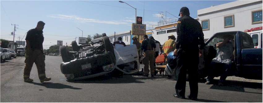 Accidente vial en la 5 de Febrero y Manuel Robles Tobar - foto 3