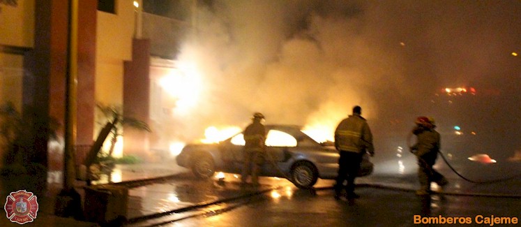 Incendio de vehículo Durangon y Guerrero Foto 3