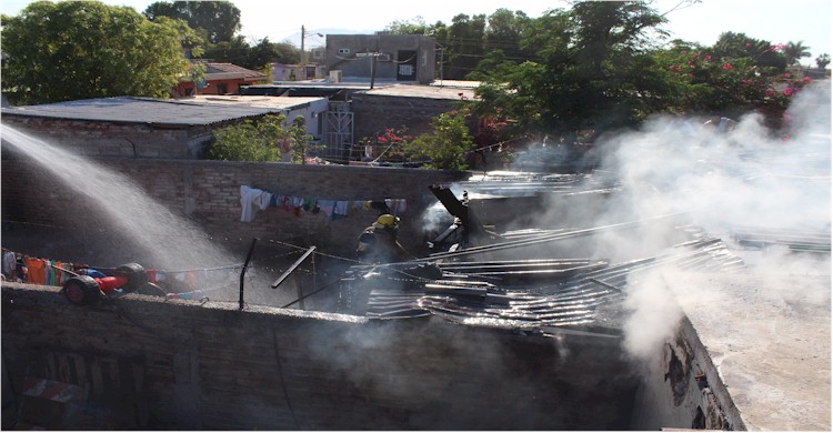 Incendio vivienda colonia Benito Juarez - Foto 3