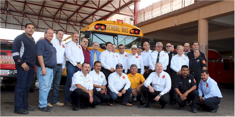 Rotarios donan autobús a Bomberos - Foto 7