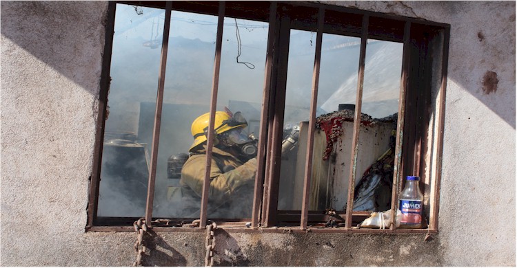 Incendio vivienda La Ladrillera al sur-oriente de la ciudad - Foto 3