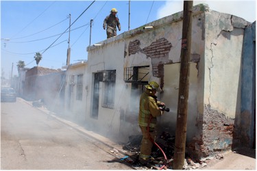 Incendio de casa abndonada Callejón Nicaragua - Foto 3